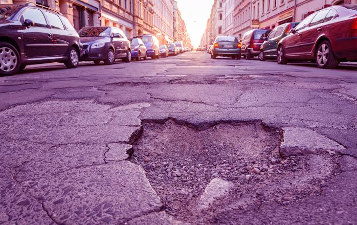 Evidence for Dangerous pothole near Nerul